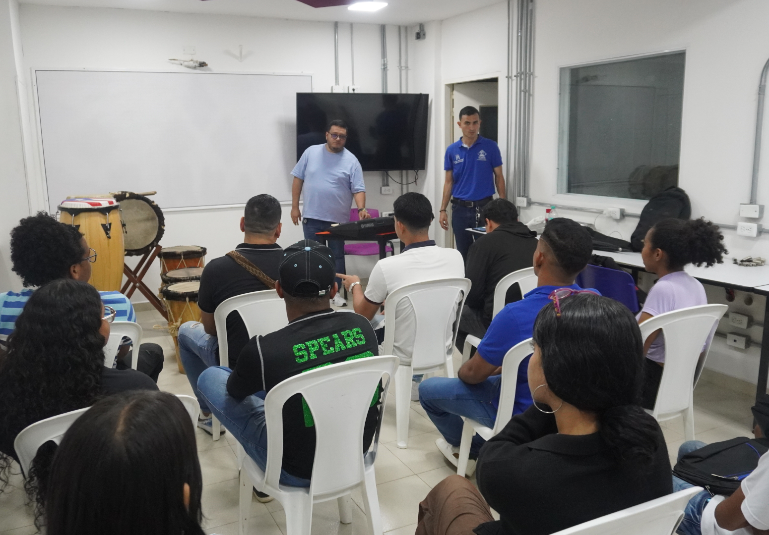 Inicio de clases de música del programa de Bienestar Institucional