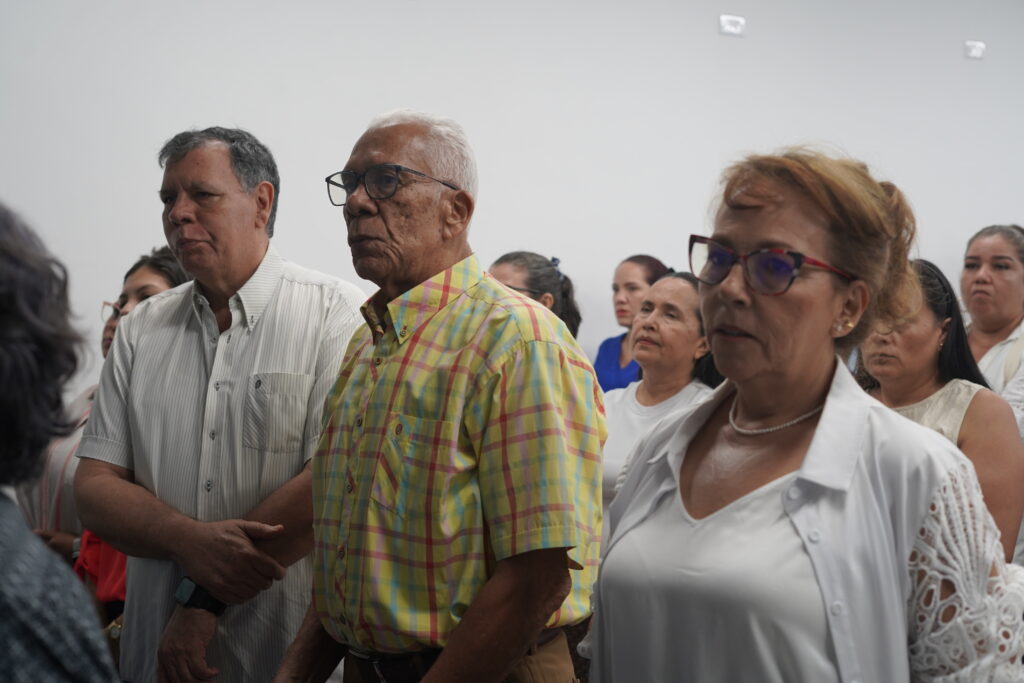 Docentes participando en reunión institucional de educación en la CBN
