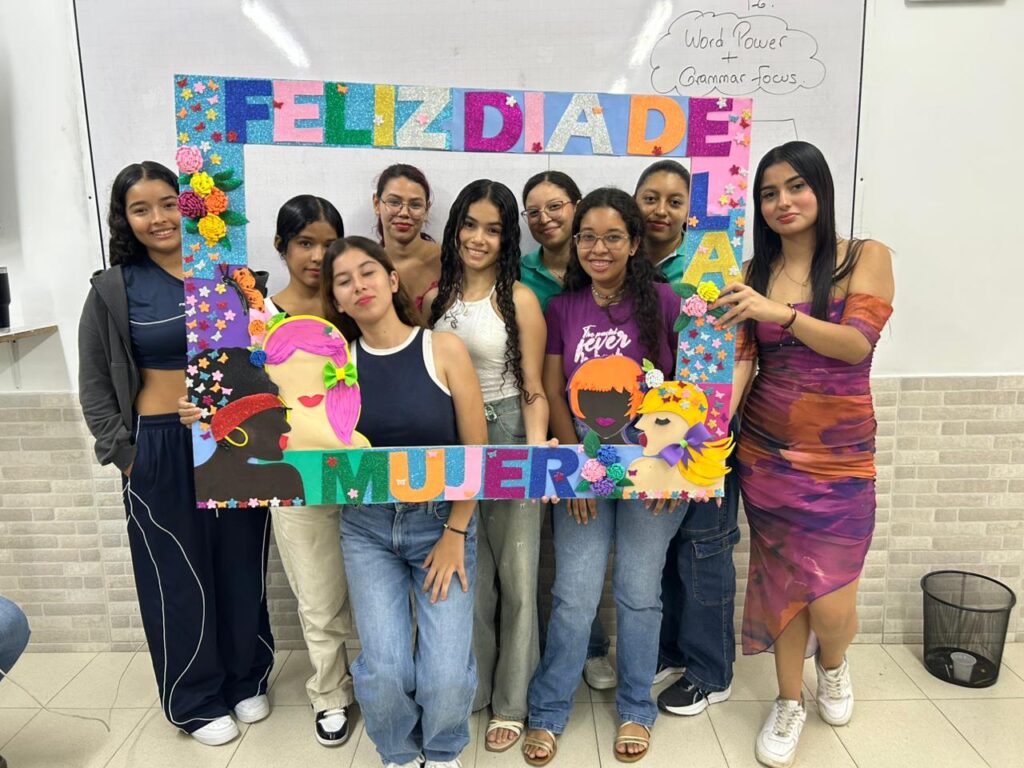 Entrega de mensajes de reconocimiento a la mujer en la CBN