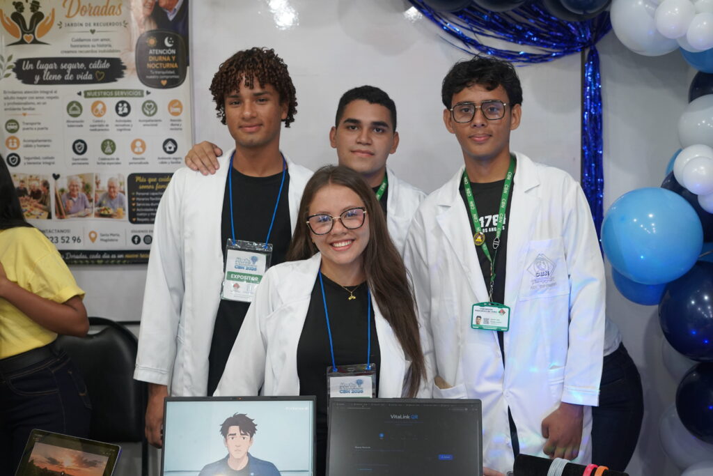 Emprendimientos estudiantiles durante feria empresarial CBN